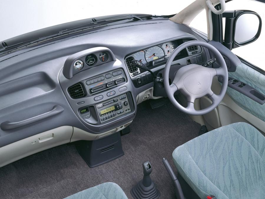  Mitsubishi Delica Space Gear 4WD 1994 года  (фото 10 из 13)